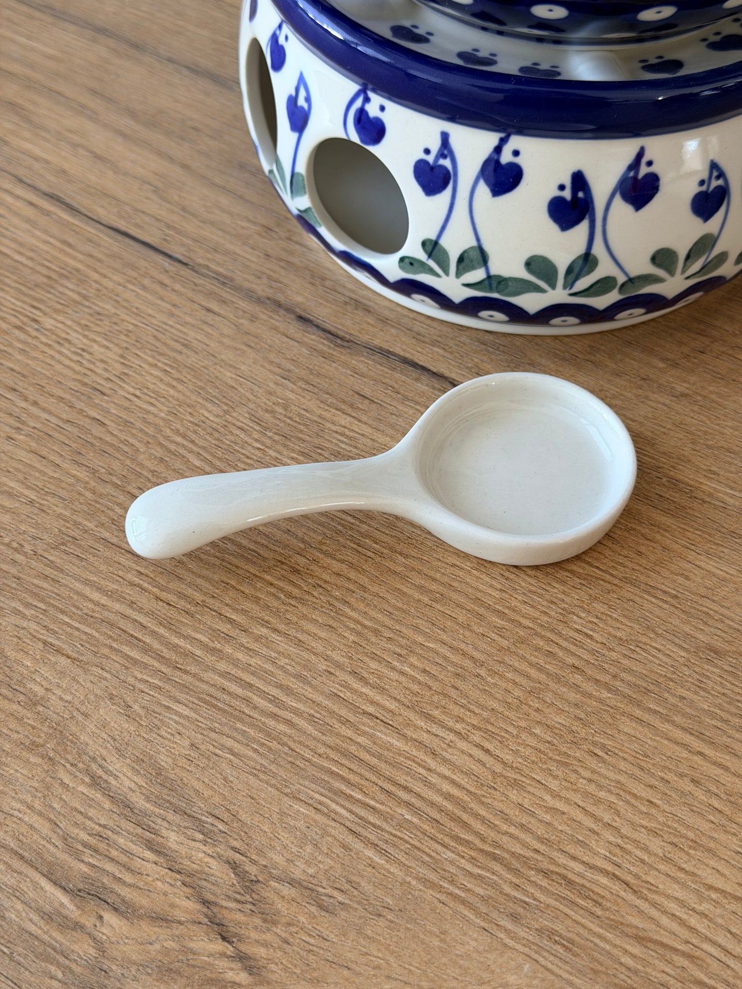 Czajniczek z podgrzewaczem i łyżeczką na tealight