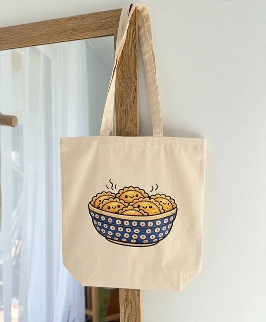 Torba z pierogami w misce